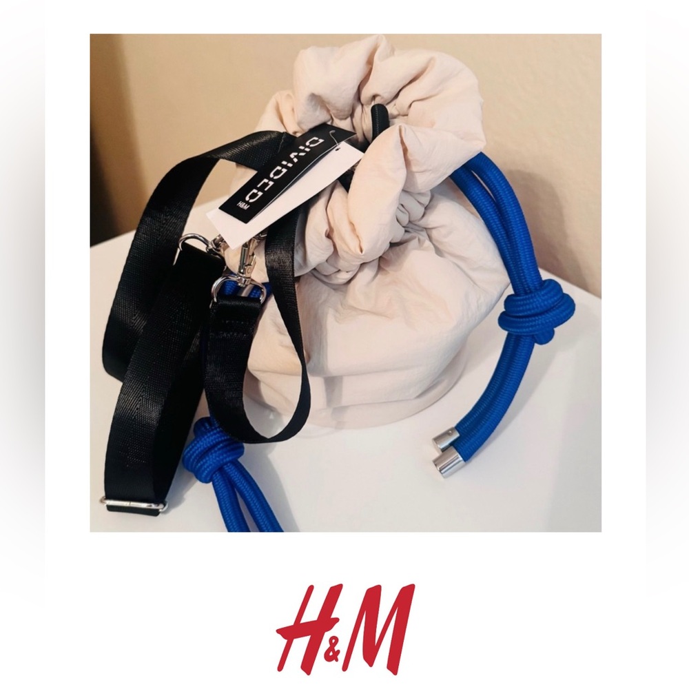 H&M Drawstring Bucket Bag w/ Contrast, Crème, Blue Cord Accent, Handbag, NWT